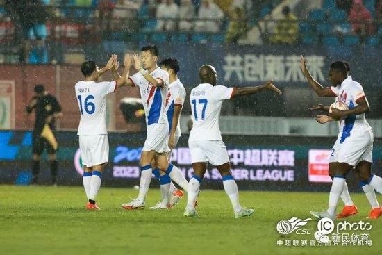 然而，若是成人一次性吸入30-40毫克的尼古丁原液，即针头注射的3、4滴尼古丁原液，就会导致死亡。